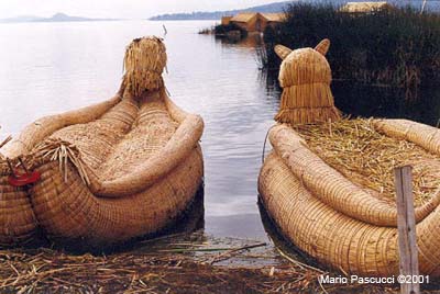 Canoas_Islas Uros_Titicaca_Peru