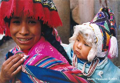 Madre e Hijo_Mercado de Pisac_Peru